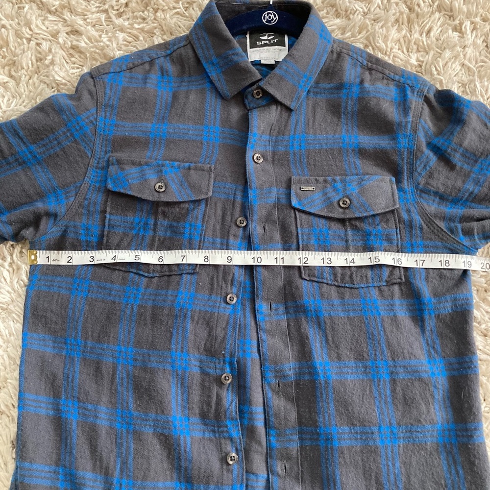 Shirt - Picture 4 of 4